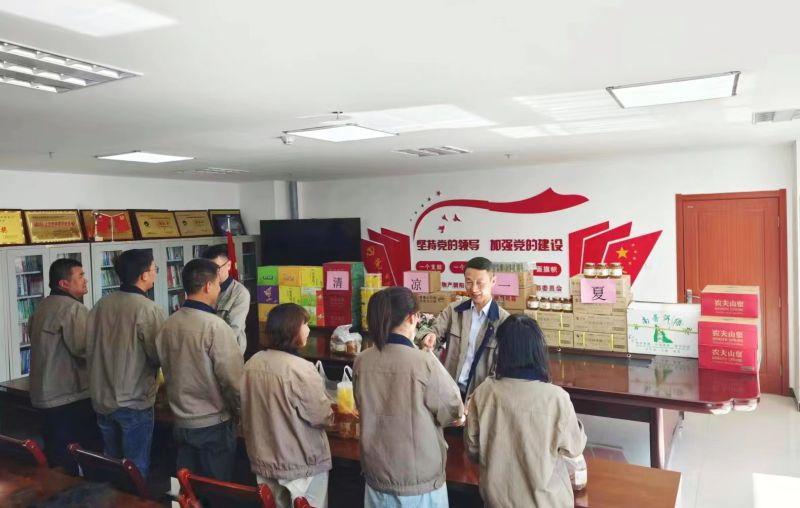 情系職工，夏送清涼&mdash;&mdash;朝物開投公司開展夏日送清涼活動