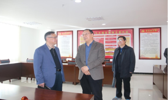 省委常委、省總工會(huì)主席馬吉孝等一行蒞臨青海物產(chǎn)集團(tuán)公司視察，調(diào)研指導(dǎo)道路貨運(yùn)企業(yè)建會(huì)、貨運(yùn)司機(jī)入會(huì)等工作