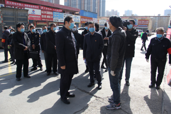 省委常委、西寧市委書記王曉同志赴物產(chǎn)三建汽配市場督導(dǎo)疫情防控暨復(fù)工復(fù)業(yè)工作