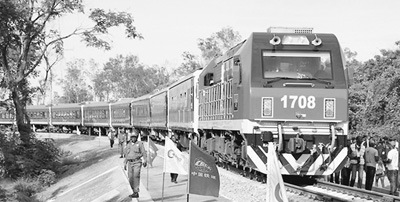 搭中國快車，促非洲發(fā)展