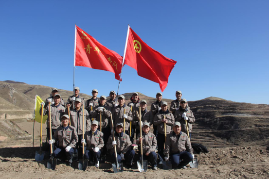 有一種奉獻(xiàn)叫&ldquo;五四精神&rdquo;，有一種擔(dān)當(dāng)叫&ldquo;青年突擊隊(duì)&rdquo;